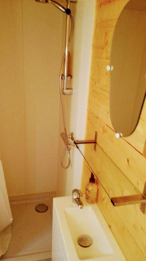Bed and Breakfast Nimes En Garrigues Esterno foto