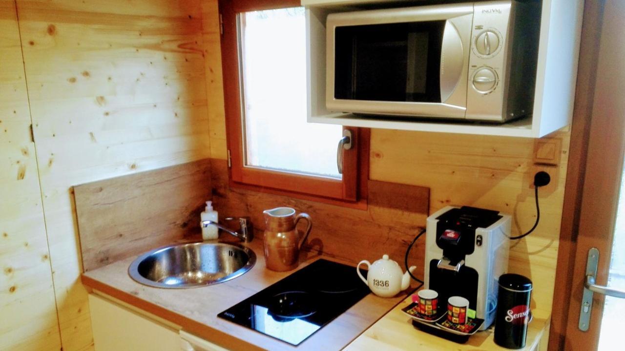 Bed and Breakfast Nimes En Garrigues Esterno foto