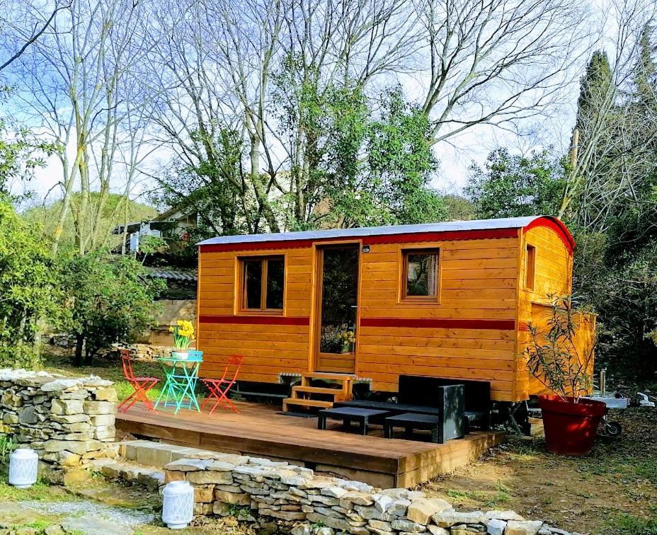 Bed and Breakfast Nimes En Garrigues Esterno foto