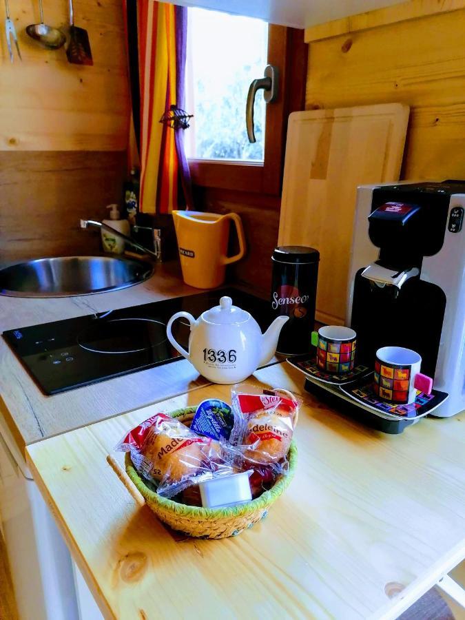 Bed and Breakfast Nimes En Garrigues Esterno foto