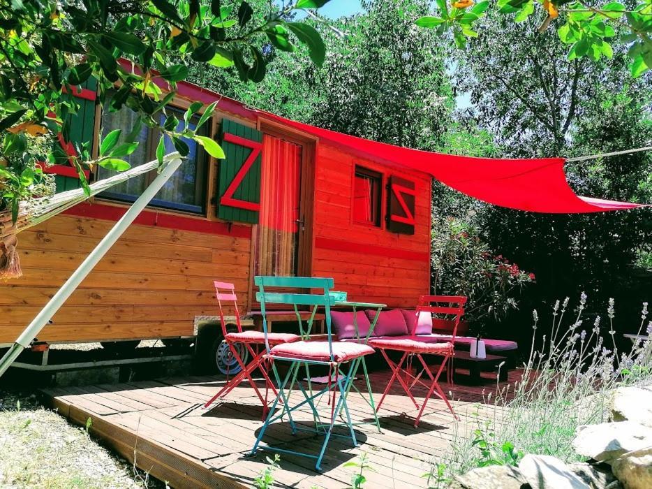 Bed and Breakfast Nimes En Garrigues Esterno foto