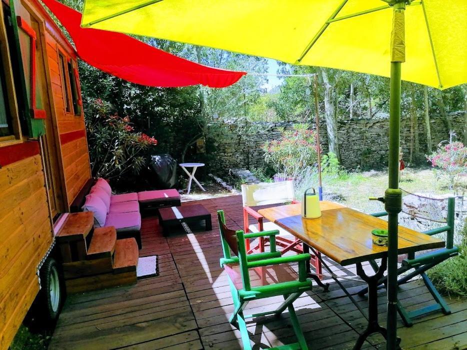 Bed and Breakfast Nimes En Garrigues Esterno foto